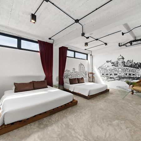 Quip Bed & Breakfast Phuket Esterno foto