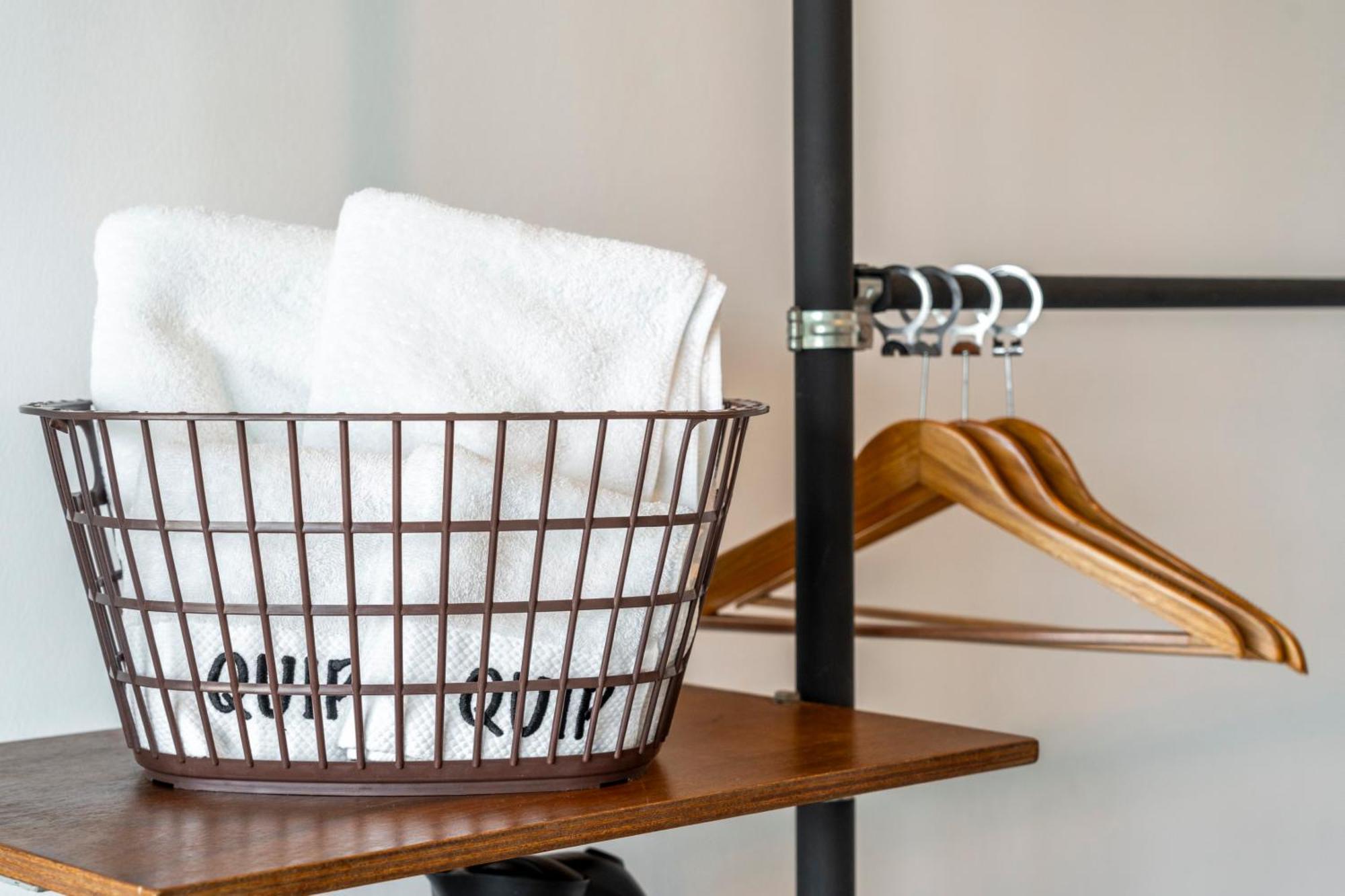 Quip Bed & Breakfast Phuket Esterno foto