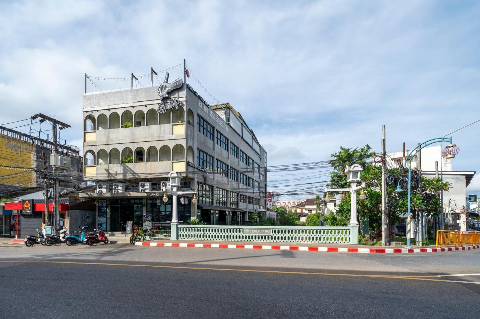 Quip Bed & Breakfast Phuket Esterno foto